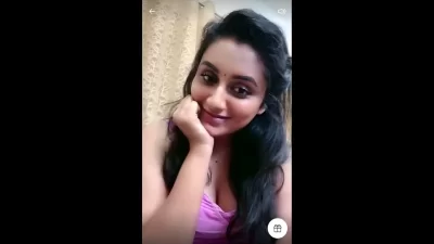 webcam සහෝදරිය නිරුවත් කාර්ය සාධනය