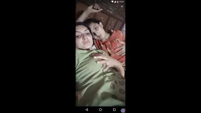 අම්මයි දුවයි සජීවීව